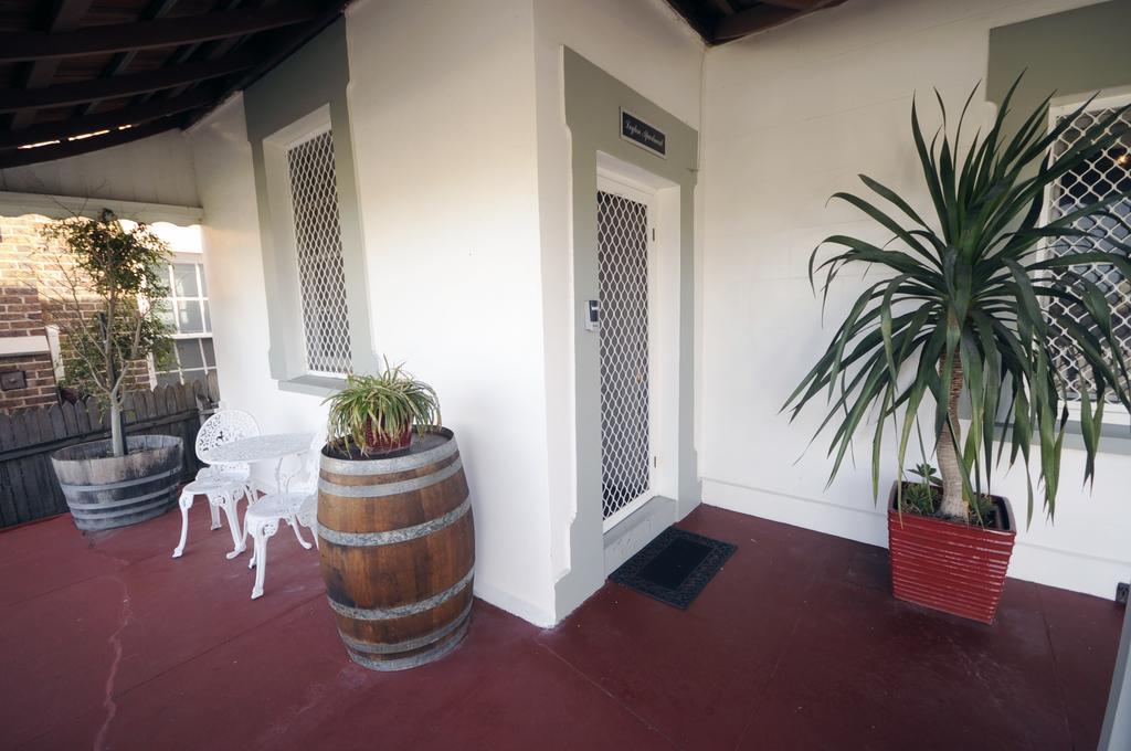 My Place Accommodation Όλμπανι Εξωτερικό φωτογραφία